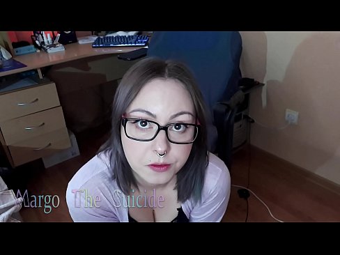 ❤️ Seksuali mergina su akiniais giliai čiulpia dildo į kamerą ☑ Just porno prie mūsų ﹏
